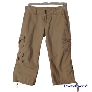 🏵3/$20🏵Aeropostale Khaki Cargo Capris- Size 7/8